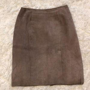 🍂vVintage Taupe Suede Skirt